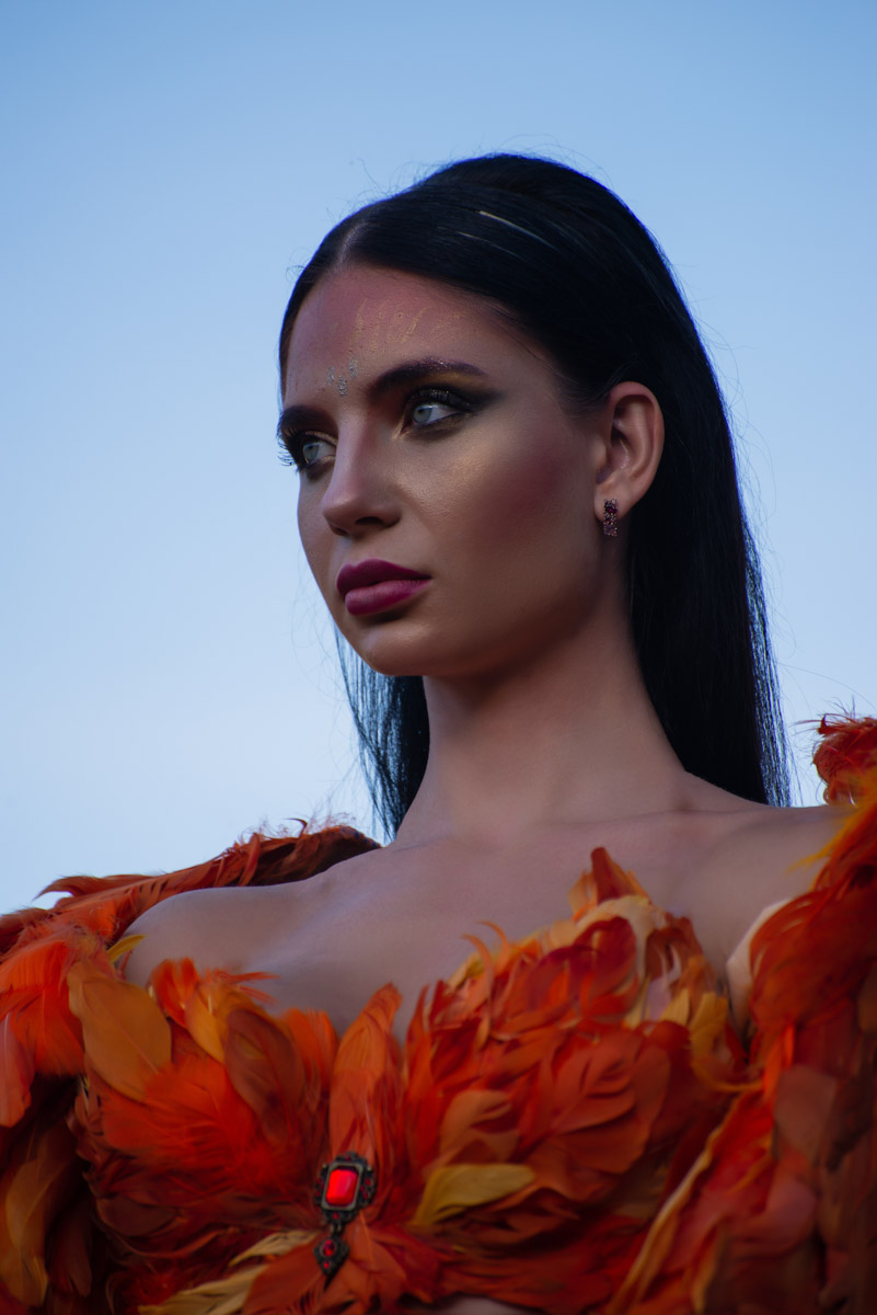 Образ феникса и связанная с ним легенда настолько яркие, что не перестают тревожить тонкие творческие души. Воссоздать мифологическую птицу в человеческом облике решили фотограф Артем Логинов и дизайнер Наталья Алексеева. Что у них из этого получилось и с какими сложностями они столкнулись на Дюкинских скалах, узнал «Ключ-Медиа».