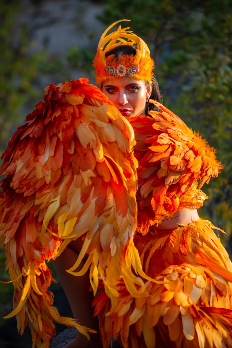 Образ феникса и связанная с ним легенда настолько яркие, что не перестают тревожить тонкие творческие души. Воссоздать мифологическую птицу в человеческом облике решили фотограф Артем Логинов и дизайнер Наталья Алексеева. Что у них из этого получилось и с какими сложностями они столкнулись на Дюкинских скалах, узнал «Ключ-Медиа».