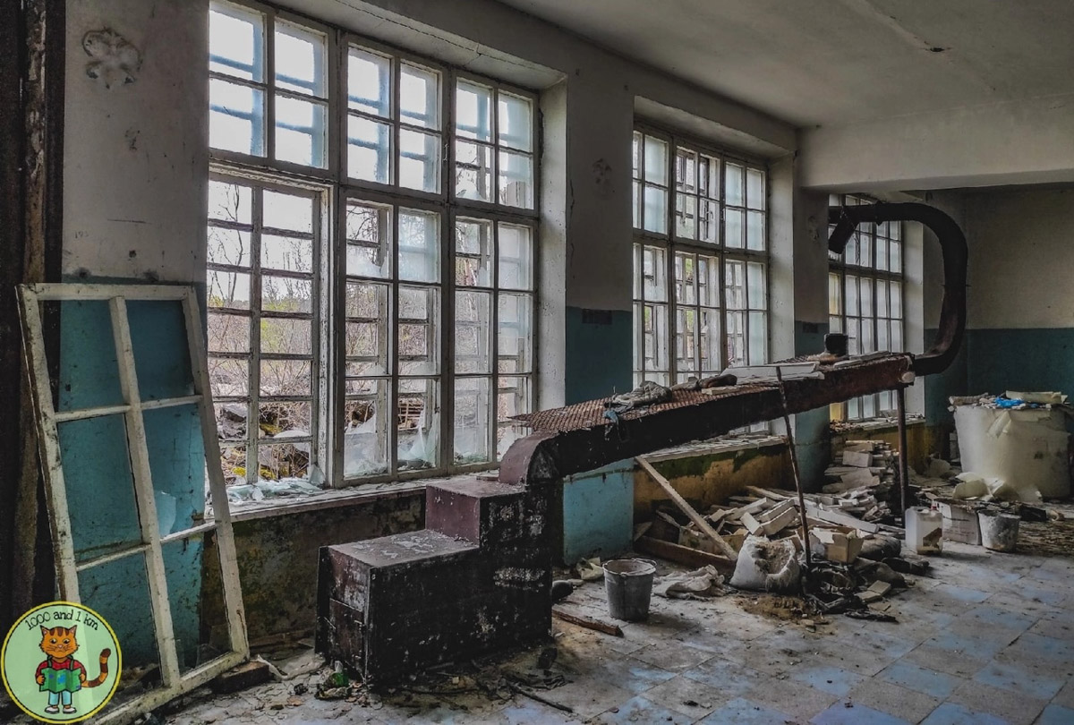 В Дюкинский заказник можно приехать не только за дзеном в окружении редких растений или альпинизмом. Для любителей заброшек здесь тоже найдется лакомый объект. В 70 км от Владимира стоит пустующий цех, который привлек внимание местного тревел-блогера.