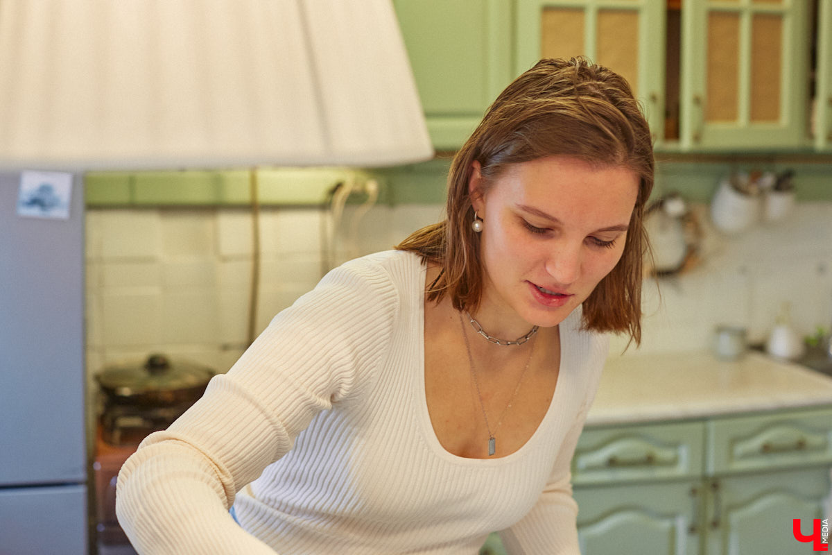 Как избавить дом от ненужных вещей и сделать пространство максимально гармоничным? Этот вопрос актуален для многих. Пользователи социальных сетей обмениваются советами по расхламлению и уборке квартиры за пять минут. Принять участие можно и в челлендже, и в марафоне. Владимирский блогер Арина Ёжкина решила поделиться с нами собственным опытом организации пространства на примере своего дома.