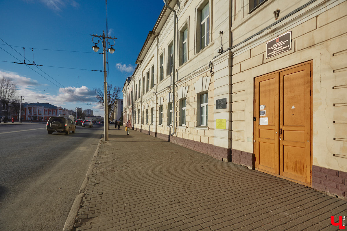 «Ключ-Медиа» решил вспомнить, какие восстановительные работы сейчас идут во Владимире, почему они затянулись и когда наконец здания, о которых пойдет речь в статье, приведут в порядок.