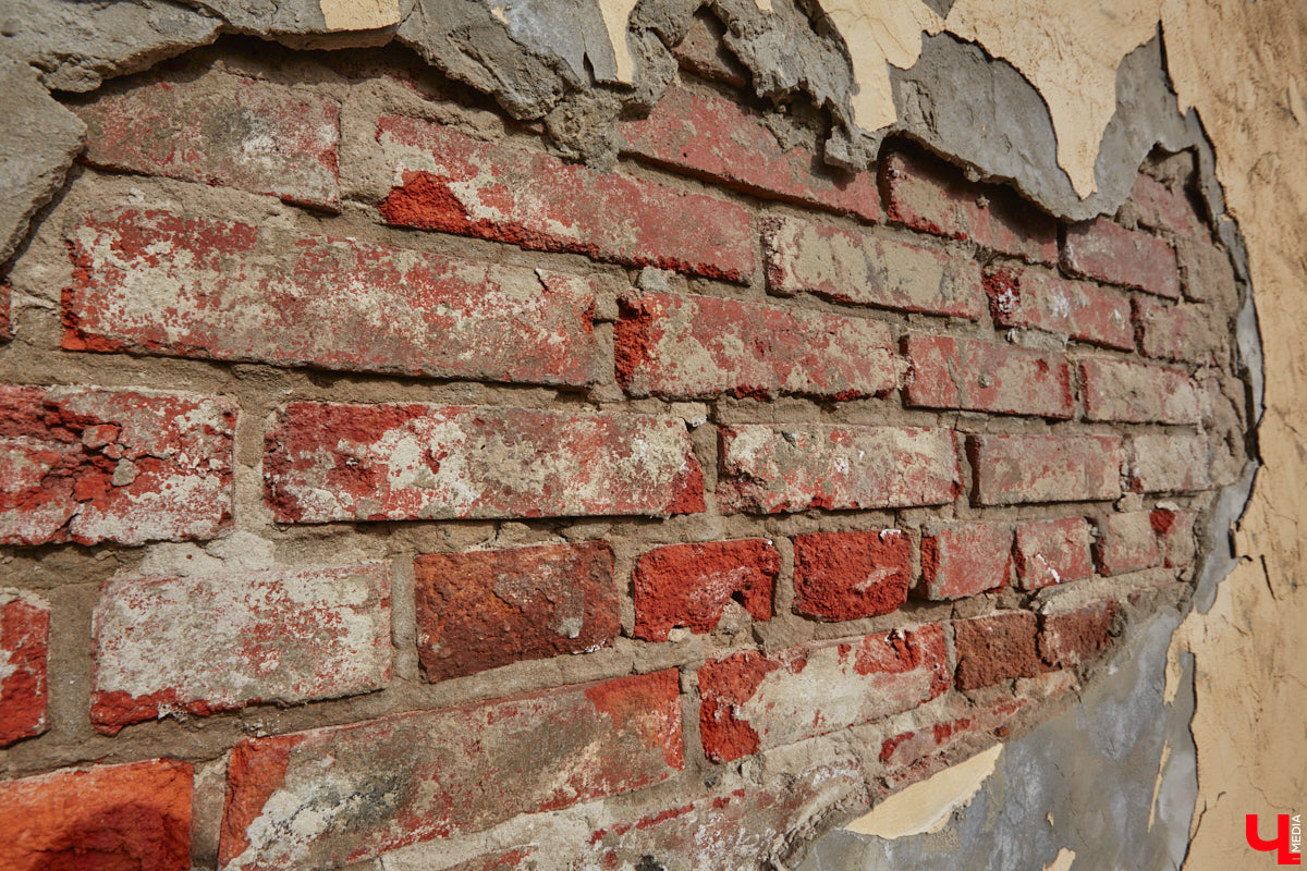 «Ключ-Медиа» решил вспомнить, какие восстановительные работы сейчас идут во Владимире, почему они затянулись и когда наконец здания, о которых пойдет речь в статье, приведут в порядок.