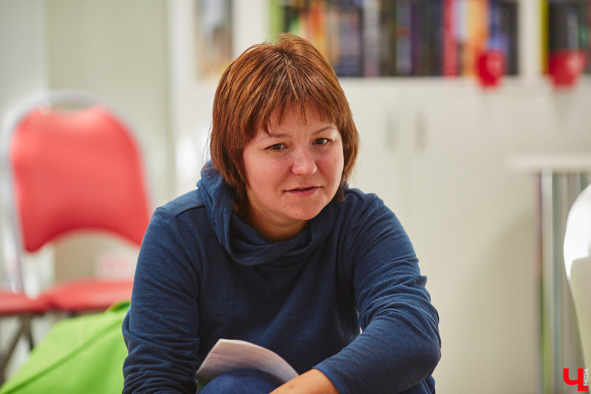 Привить детям любовь к чтению — сложнейшая миссия, которая может оказаться для родителей невыполнимой. И тогда на помощь приходит он — четвероногий канистерапевт. Владимирский приют «Дорога добра» запустил удивительный проект «Пушистая библиотека», в рамках которого ребята приобщаются к миру книг при участии пушистого помощника. Выглядит это так же мило, как и звучит!