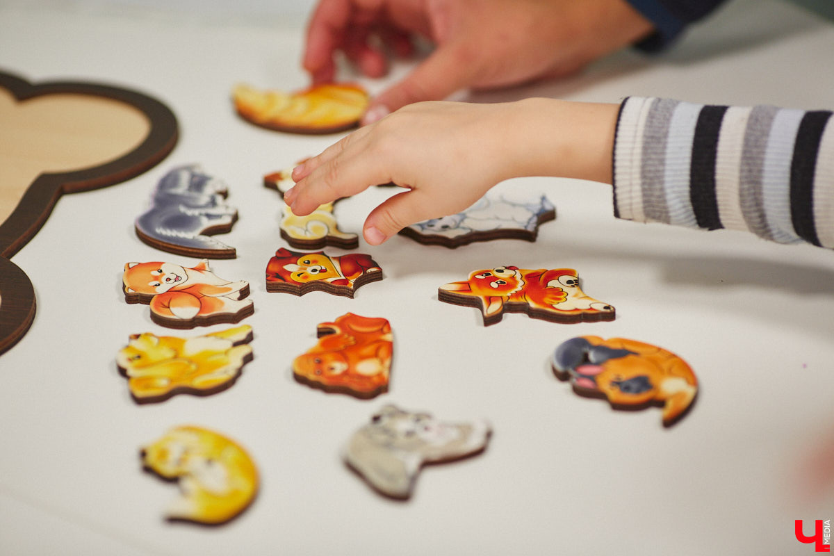 Привить детям любовь к чтению — сложнейшая миссия, которая может оказаться для родителей невыполнимой. И тогда на помощь приходит он — четвероногий канистерапевт. Владимирский приют «Дорога добра» запустил удивительный проект «Пушистая библиотека», в рамках которого ребята приобщаются к миру книг при участии пушистого помощника. Выглядит это так же мило, как и звучит!