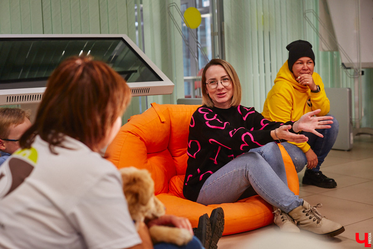 Привить детям любовь к чтению — сложнейшая миссия, которая может оказаться для родителей невыполнимой. И тогда на помощь приходит он — четвероногий канистерапевт. Владимирский приют «Дорога добра» запустил удивительный проект «Пушистая библиотека», в рамках которого ребята приобщаются к миру книг при участии пушистого помощника. Выглядит это так же мило, как и звучит!