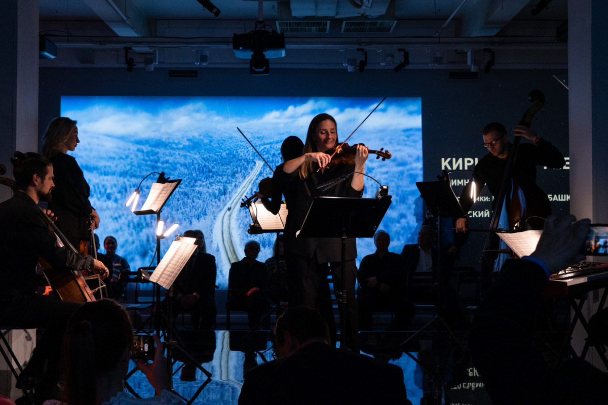 Соцветие укропа после дождя может стать волшебным миром с легкой руки мастера. Так, фотография владимирца Анатолия Плечистого вошла в число победителей международного конкурса «Самая красивая страна». 