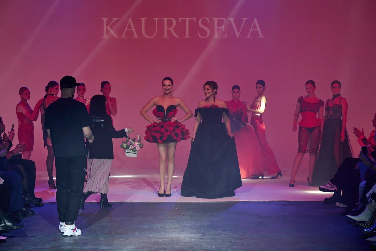 Талантливый человек талантлив во всем. Наталья Рязанова — дизайнер детской одежды — уже второй раз попробовала себя в подборе моделей и режиссуре показов на престижном столичном событии в мире моды. Подробности читайте в нашей статье.