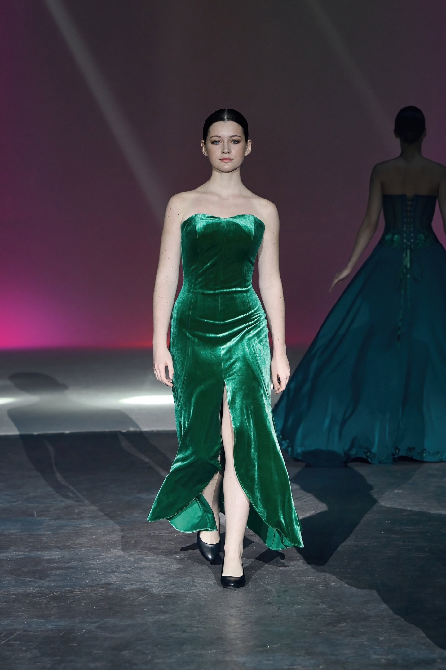 Талантливый человек талантлив во всем. Наталья Рязанова — дизайнер детской одежды — уже второй раз попробовала себя в подборе моделей и режиссуре показов на престижном столичном событии в мире моды. Подробности читайте в нашей статье.