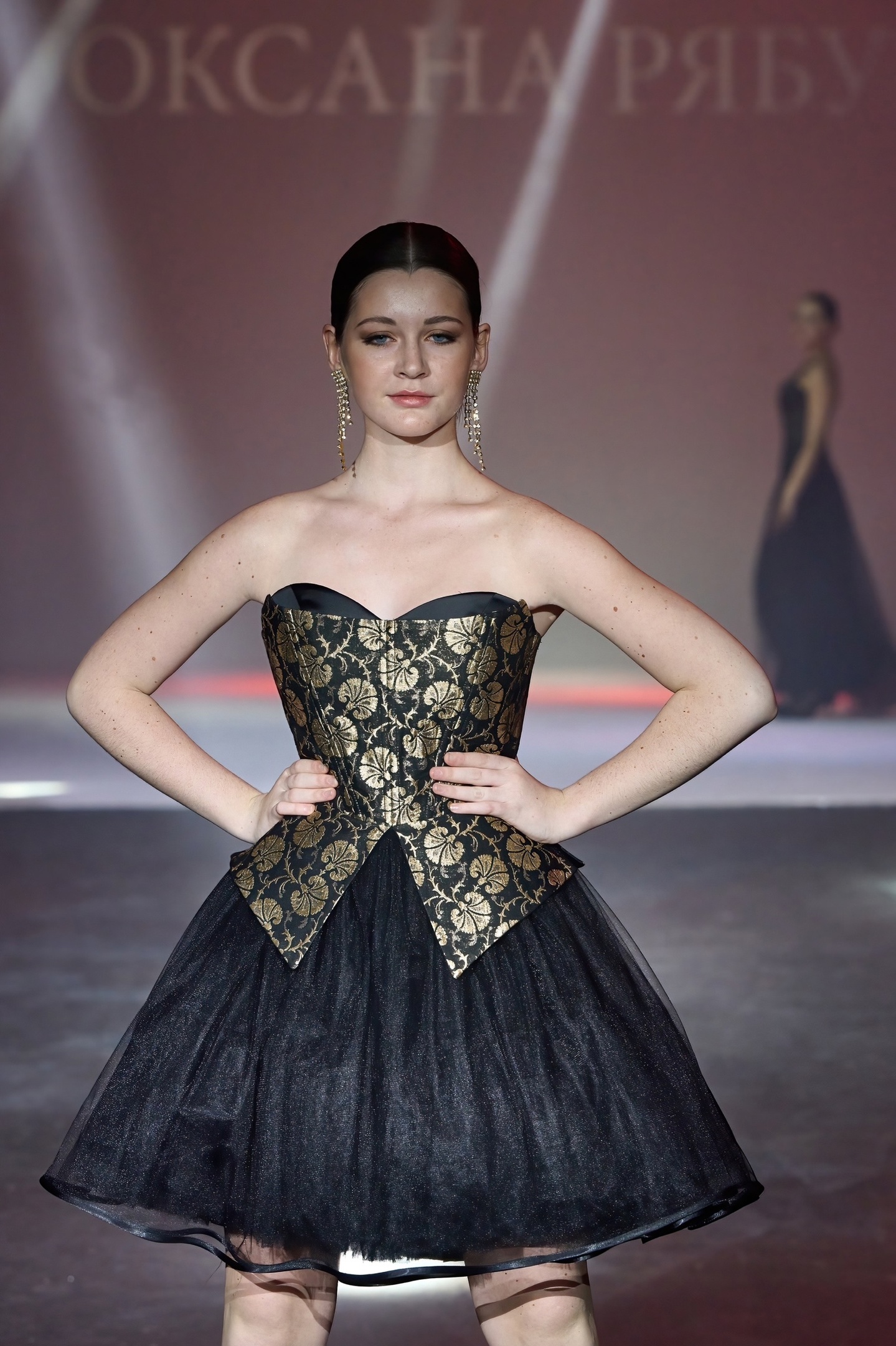 Талантливый человек талантлив во всем. Наталья Рязанова — дизайнер детской одежды — уже второй раз попробовала себя в подборе моделей и режиссуре показов на престижном столичном событии в мире моды. Подробности читайте в нашей статье.