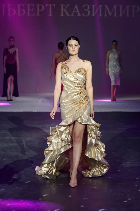 Талантливый человек талантлив во всем. Наталья Рязанова — дизайнер детской одежды — уже второй раз попробовала себя в подборе моделей и режиссуре показов на престижном столичном событии в мире моды. Подробности читайте в нашей статье.