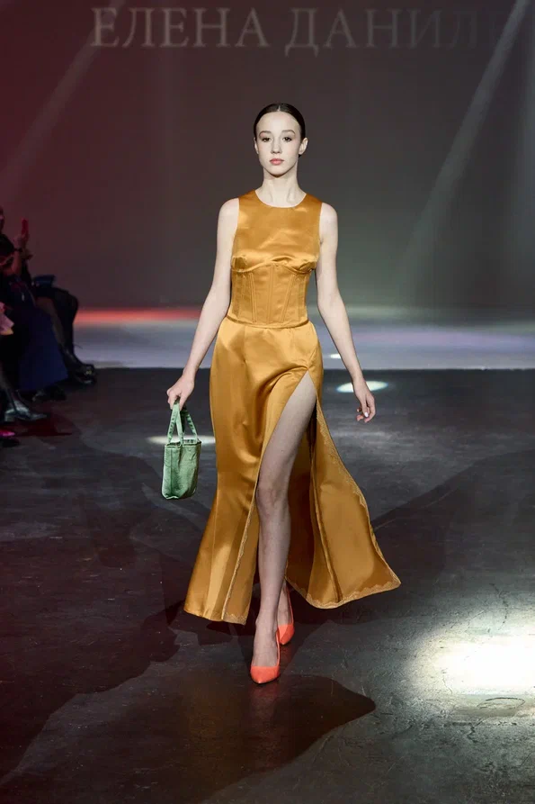 Талантливый человек талантлив во всем. Наталья Рязанова — дизайнер детской одежды — уже второй раз попробовала себя в подборе моделей и режиссуре показов на престижном столичном событии в мире моды. Подробности читайте в нашей статье.