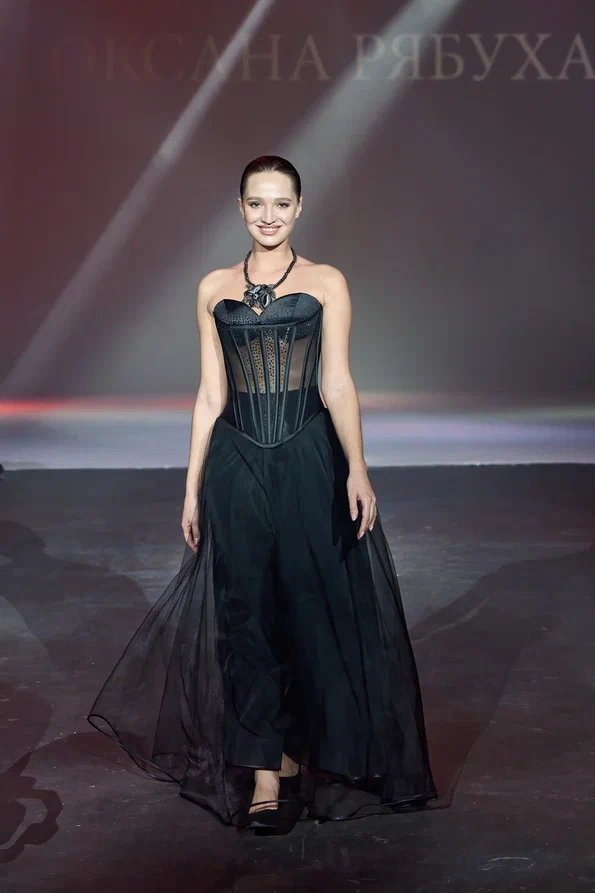 Талантливый человек талантлив во всем. Наталья Рязанова — дизайнер детской одежды — уже второй раз попробовала себя в подборе моделей и режиссуре показов на престижном столичном событии в мире моды. Подробности читайте в нашей статье.