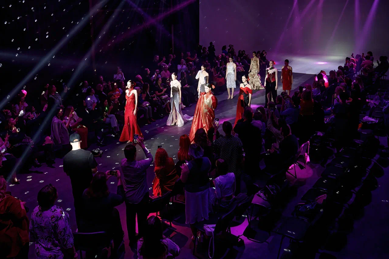 Талантливый человек талантлив во всем. Наталья Рязанова — дизайнер детской одежды — уже второй раз попробовала себя в подборе моделей и режиссуре показов на престижном столичном событии в мире моды. Подробности читайте в нашей статье.