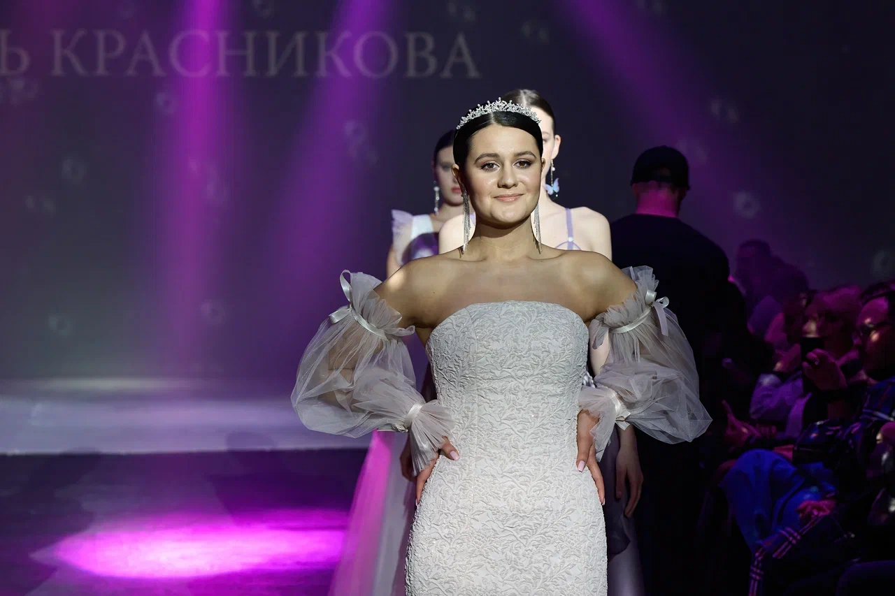 Талантливый человек талантлив во всем. Наталья Рязанова — дизайнер детской одежды — уже второй раз попробовала себя в подборе моделей и режиссуре показов на престижном столичном событии в мире моды. Подробности читайте в нашей статье.