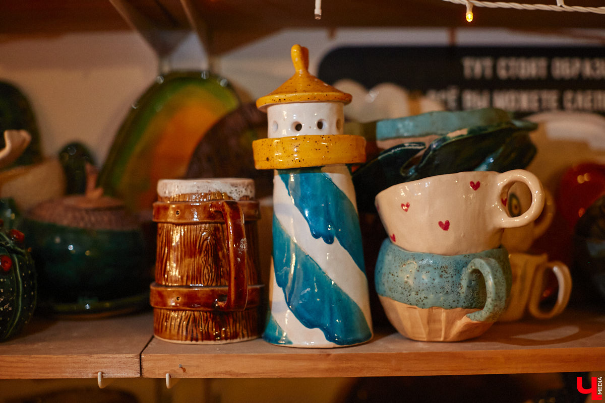 Вы давно погружались в какой-либо процесс с головой, забыв о обо всем на свете? Журналист «Ключ-Медиа» захотела окунуться в азы гончарного мастерства, чтобы оценить творческий процесс как средство для отдыха души и ума. Что из этого получилось — узнайте из нашего фоторепортажа.