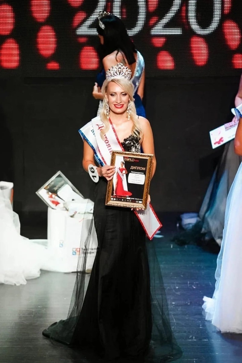 Модельное агентство и школа моделей Victory никогда не стоят на месте, постоянно находясь в развитии. Сейчас уже вовсю идет подготовка к официальному областному конкурсу красоты «Мисс и Миссис Владимирская земля — 2024». И в этот раз он будет еще масштабнее, чем обычно! Мы решили вспомнить историю развития конкурса и главные достижения его участниц.