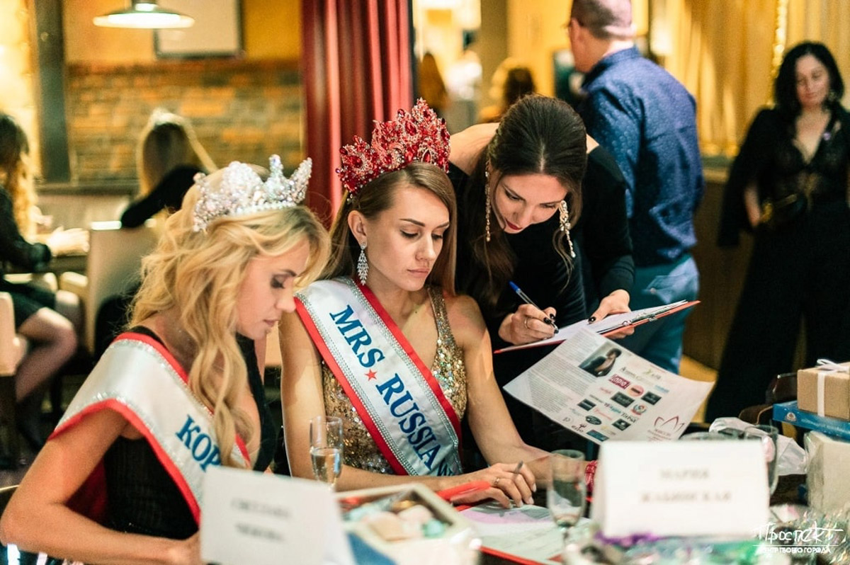 Модельное агентство и школа моделей Victory никогда не стоят на месте, постоянно находясь в развитии. Сейчас уже вовсю идет подготовка к официальному областному конкурсу красоты «Мисс и Миссис Владимирская земля — 2024». И в этот раз он будет еще масштабнее, чем обычно! Мы решили вспомнить историю развития конкурса и главные достижения его участниц.