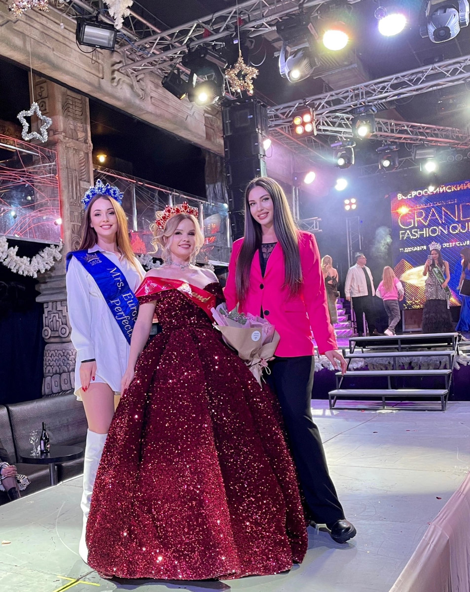 Модельное агентство и школа моделей Victory никогда не стоят на месте, постоянно находясь в развитии. Сейчас уже вовсю идет подготовка к официальному областному конкурсу красоты «Мисс и Миссис Владимирская земля — 2024». И в этот раз он будет еще масштабнее, чем обычно! Мы решили вспомнить историю развития конкурса и главные достижения его участниц.