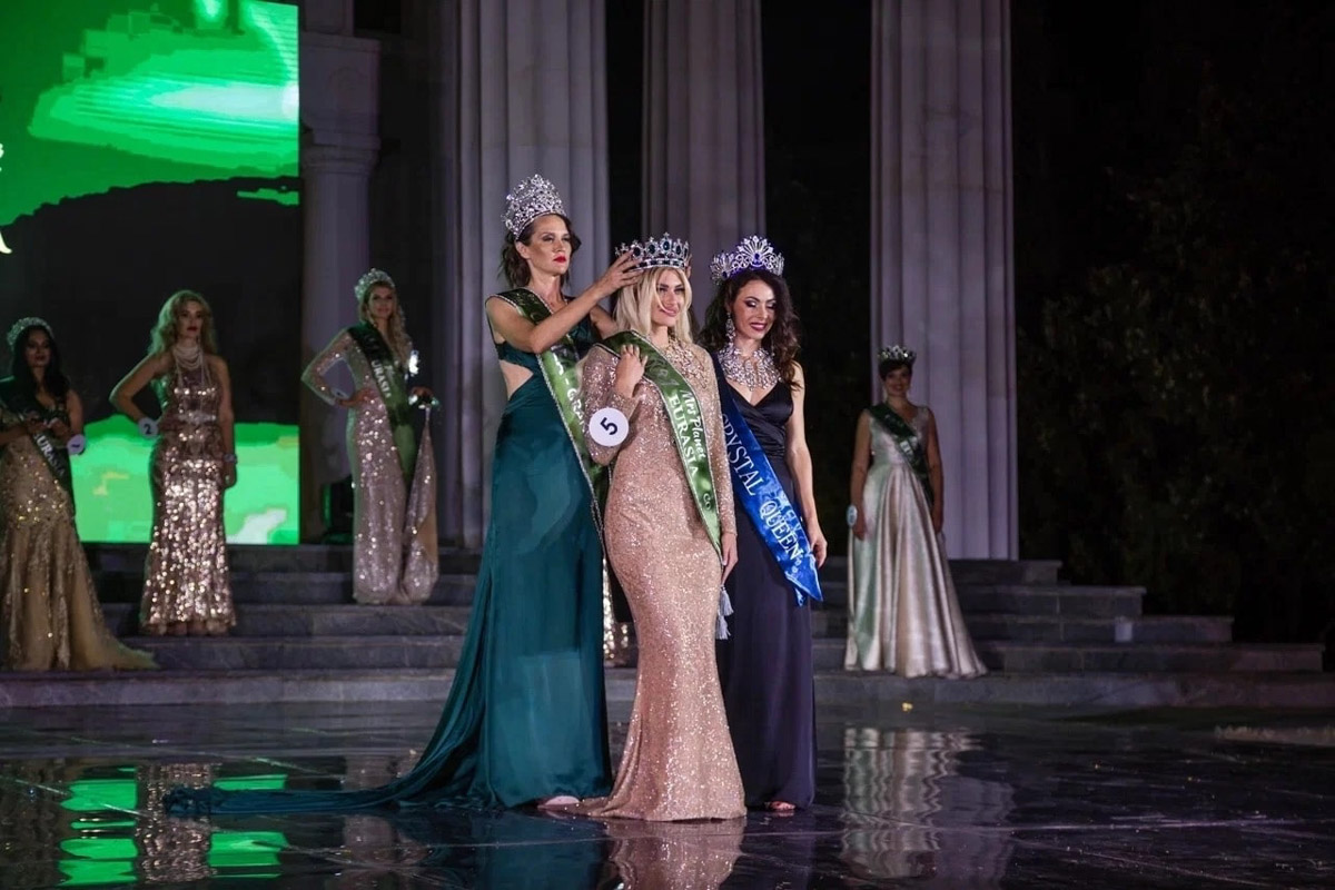 Модельное агентство и школа моделей Victory никогда не стоят на месте, постоянно находясь в развитии. Сейчас уже вовсю идет подготовка к официальному областному конкурсу красоты «Мисс и Миссис Владимирская земля — 2024». И в этот раз он будет еще масштабнее, чем обычно! Мы решили вспомнить историю развития конкурса и главные достижения его участниц.