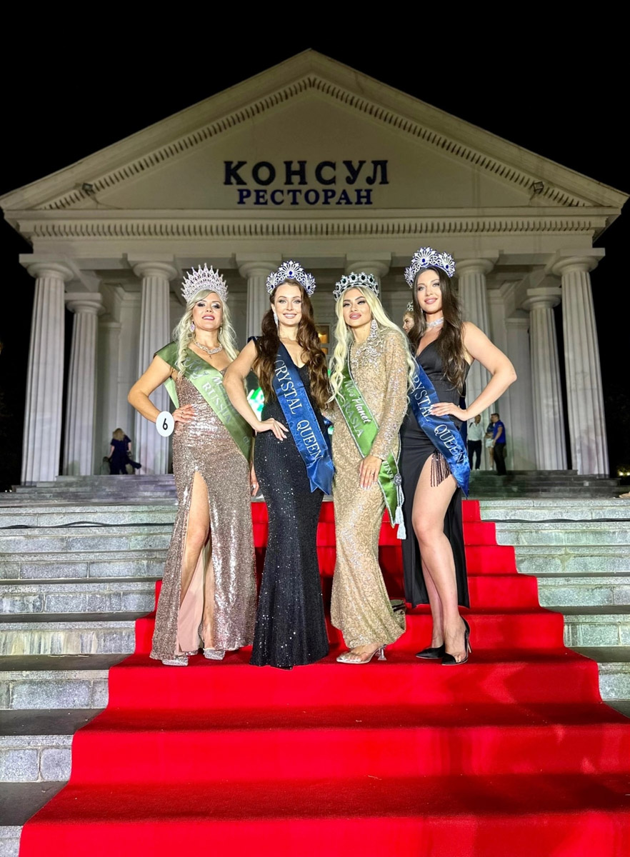 Модельное агентство и школа моделей Victory никогда не стоят на месте, постоянно находясь в развитии. Сейчас уже вовсю идет подготовка к официальному областному конкурсу красоты «Мисс и Миссис Владимирская земля — 2024». И в этот раз он будет еще масштабнее, чем обычно! Мы решили вспомнить историю развития конкурса и главные достижения его участниц.