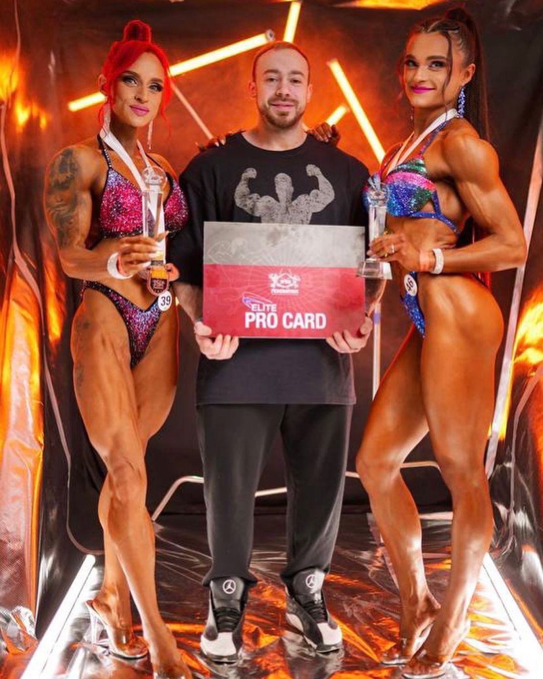 Только мы порадовались за владимирскую домохозяйку, которая заняла третье место на чемпионате России по бодибилдингу, как вслед прилетела еще одна хорошая новость из мира спорта: Надежда Афанасьева стала первой в категории «Бодифитнес 168 см» на Кубке мира! «Ключ-Медиа» поспешил поздравить спортсменку и расспросить ее о громкой победе.