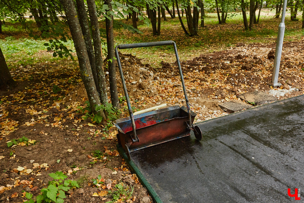 До прихода зимы осталось меньше месяца, а во Владимире все продолжается работа по благоустройству общественных пространств. Некоторые проекты находятся пока лишь на стадии планирования, а другие вот-вот завершат. Подробнее в нашем обзоре.