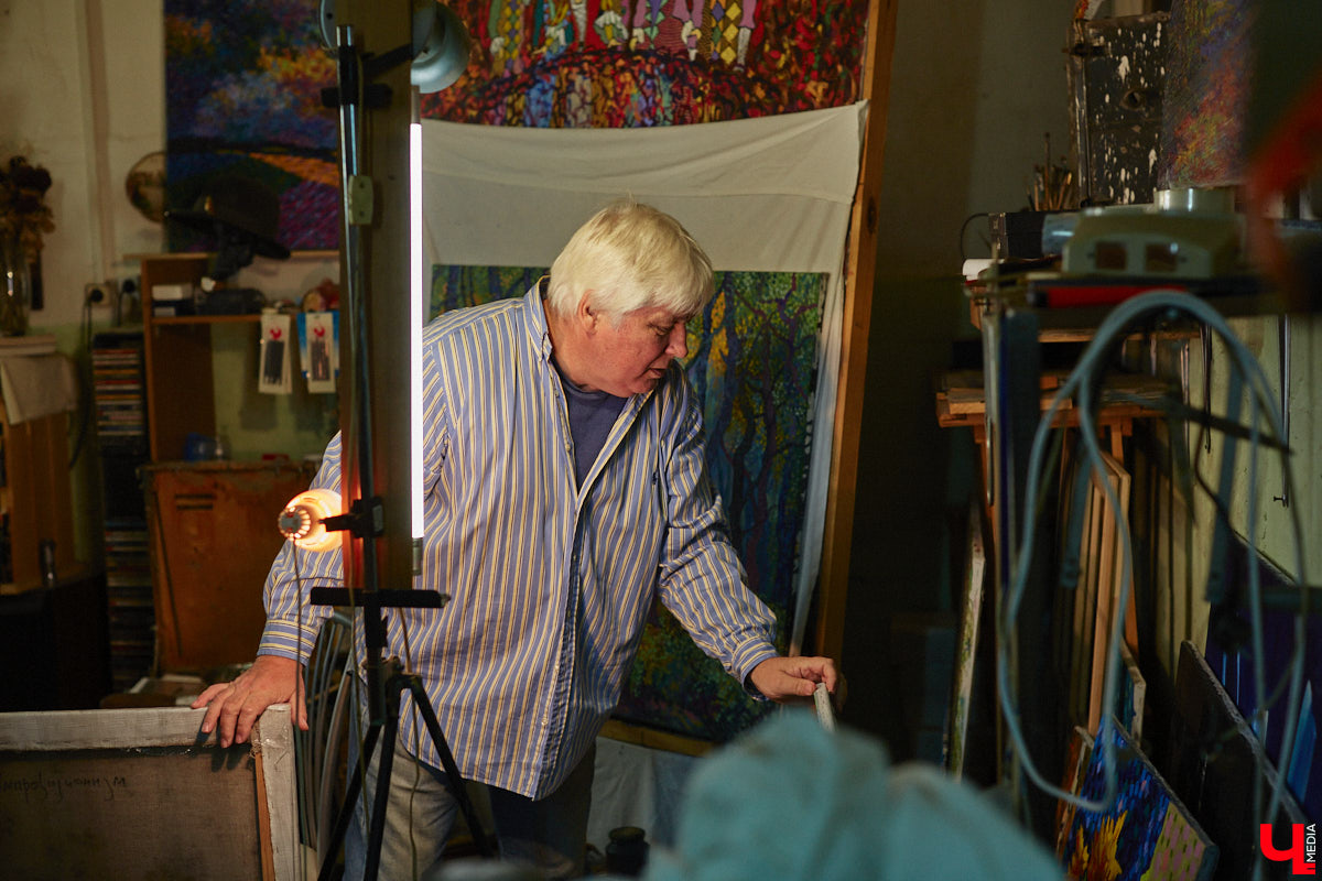 Знакомьтесь, импровизионизм. Нет-нет, мы не ошиблись и написали верно. Так называется стиль живописи, созданный владимирским художником. Работы Сергея Игнатова признаны во всем мире: выигрывают награды, выставляются за рубежом, продаются в частные коллекции за десятки тысяч евро. «Ключ-Медиа» заглянул в святая святых — мастерскую автора, чтобы приобщиться к прекрасному.