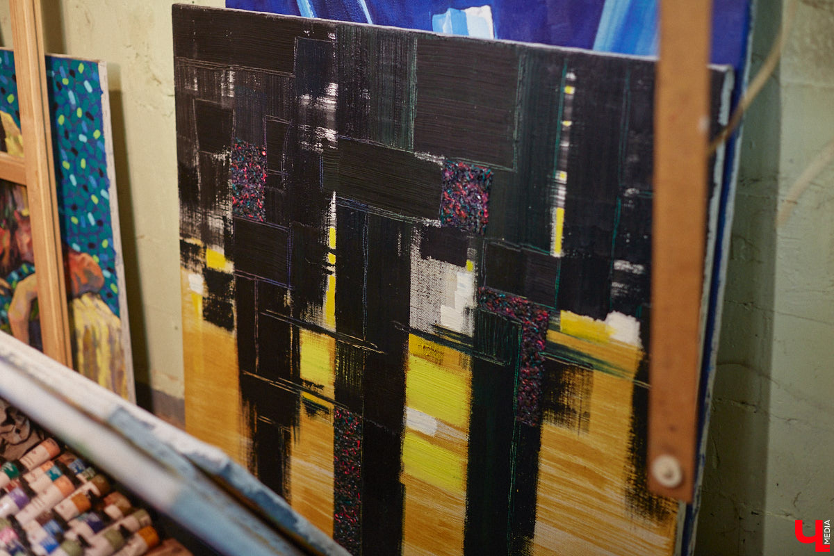 Знакомьтесь, импровизионизм. Нет-нет, мы не ошиблись и написали верно. Так называется стиль живописи, созданный владимирским художником. Работы Сергея Игнатова признаны во всем мире: выигрывают награды, выставляются за рубежом, продаются в частные коллекции за десятки тысяч евро. «Ключ-Медиа» заглянул в святая святых — мастерскую автора, чтобы приобщиться к прекрасному.