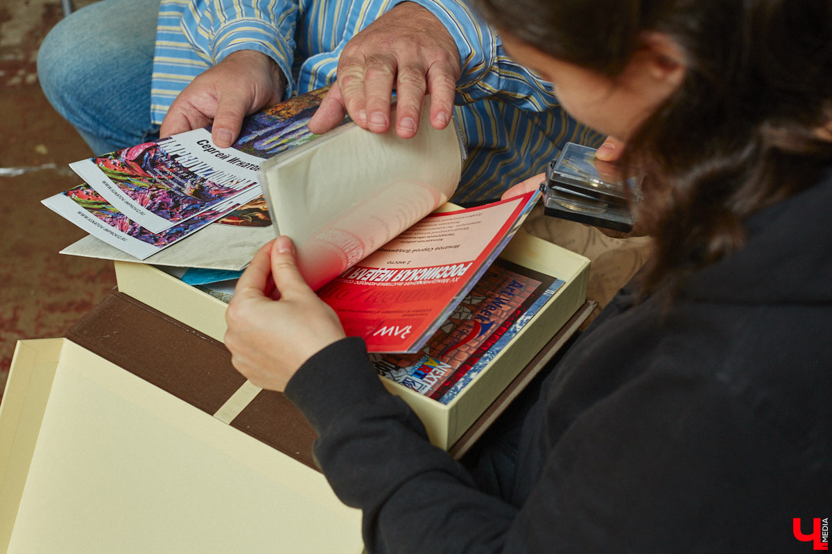 Знакомьтесь, импровизионизм. Нет-нет, мы не ошиблись и написали верно. Так называется стиль живописи, созданный владимирским художником. Работы Сергея Игнатова признаны во всем мире: выигрывают награды, выставляются за рубежом, продаются в частные коллекции за десятки тысяч евро. «Ключ-Медиа» заглянул в святая святых — мастерскую автора, чтобы приобщиться к прекрасному.