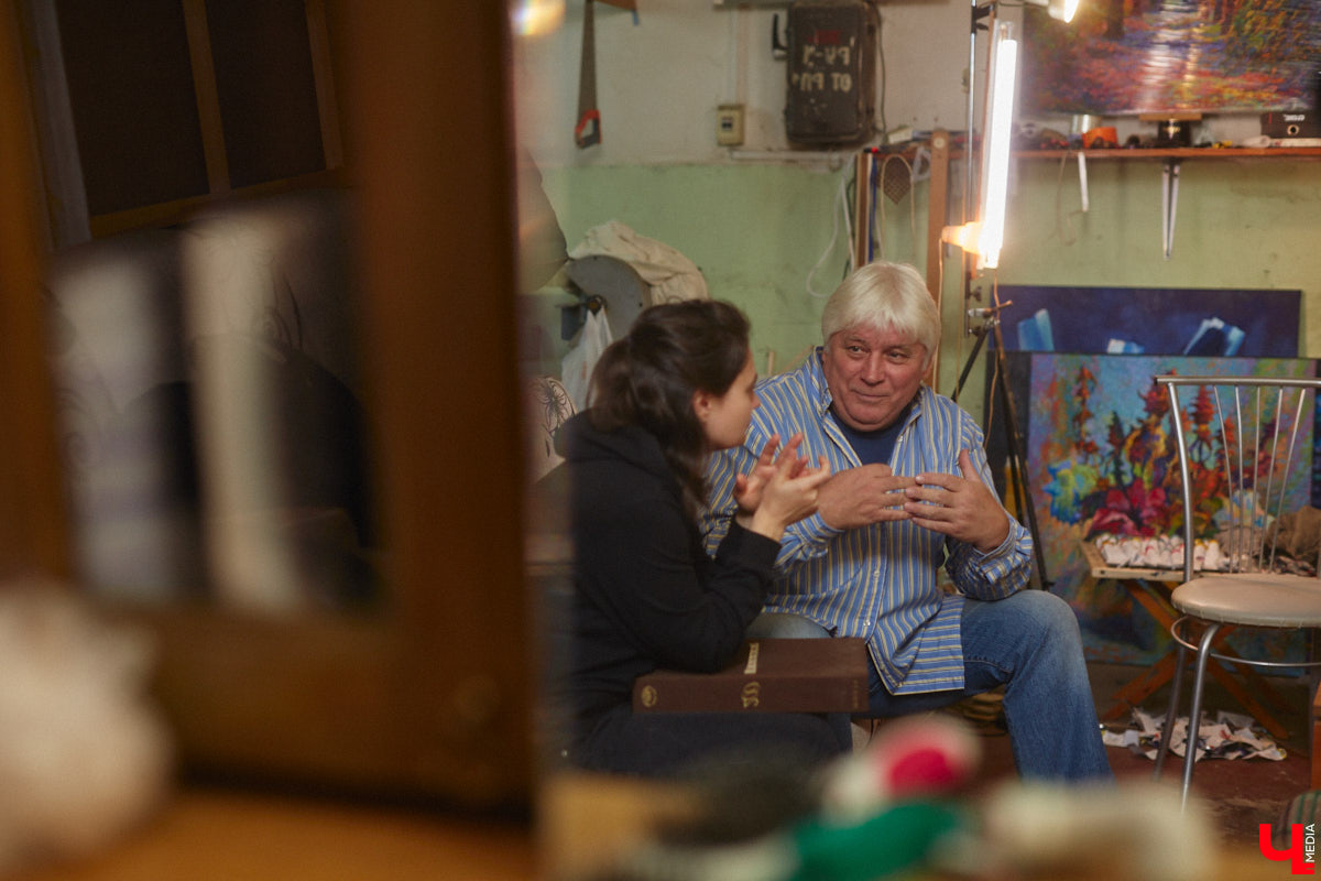 Знакомьтесь, импровизионизм. Нет-нет, мы не ошиблись и написали верно. Так называется стиль живописи, созданный владимирским художником. Работы Сергея Игнатова признаны во всем мире: выигрывают награды, выставляются за рубежом, продаются в частные коллекции за десятки тысяч евро. «Ключ-Медиа» заглянул в святая святых — мастерскую автора, чтобы приобщиться к прекрасному.