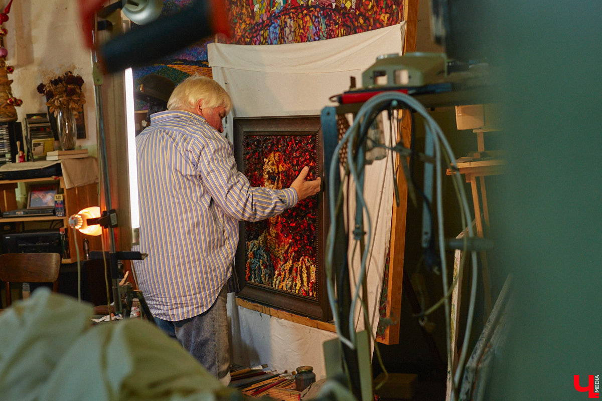 Знакомьтесь, импровизионизм. Нет-нет, мы не ошиблись и написали верно. Так называется стиль живописи, созданный владимирским художником. Работы Сергея Игнатова признаны во всем мире: выигрывают награды, выставляются за рубежом, продаются в частные коллекции за десятки тысяч евро. «Ключ-Медиа» заглянул в святая святых — мастерскую автора, чтобы приобщиться к прекрасному.