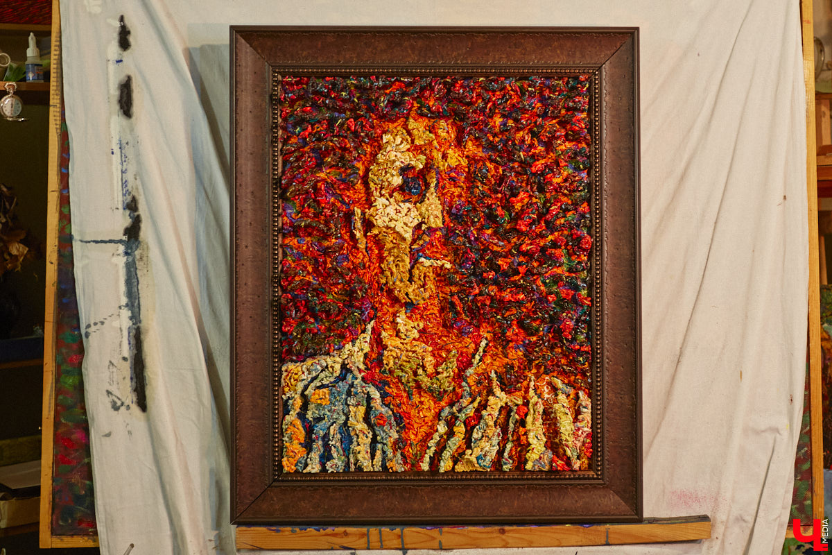 Знакомьтесь, импровизионизм. Нет-нет, мы не ошиблись и написали верно. Так называется стиль живописи, созданный владимирским художником. Работы Сергея Игнатова признаны во всем мире: выигрывают награды, выставляются за рубежом, продаются в частные коллекции за десятки тысяч евро. «Ключ-Медиа» заглянул в святая святых — мастерскую автора, чтобы приобщиться к прекрасному.