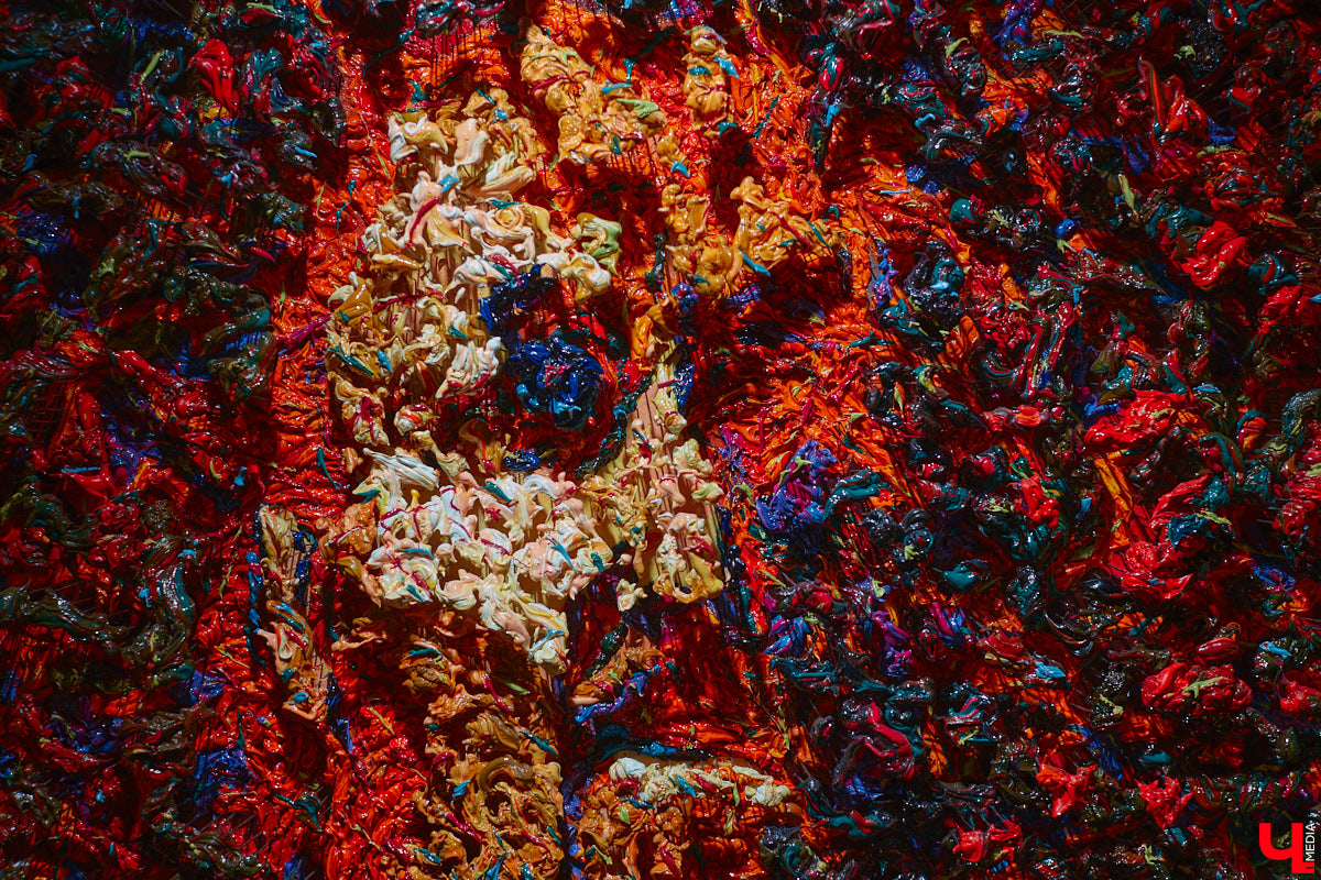 Знакомьтесь, импровизионизм. Нет-нет, мы не ошиблись и написали верно. Так называется стиль живописи, созданный владимирским художником. Работы Сергея Игнатова признаны во всем мире: выигрывают награды, выставляются за рубежом, продаются в частные коллекции за десятки тысяч евро. «Ключ-Медиа» заглянул в святая святых — мастерскую автора, чтобы приобщиться к прекрасному.