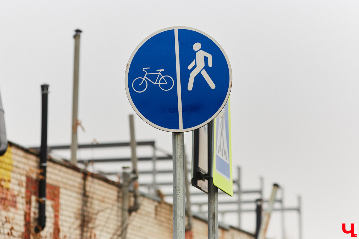 Дорожники наконец-то определились со сроками открытия Рпенского проезда. Приятный сюрприз жителей областного центра ждет уже в ближайшее время. Трасса готова на 90 %, осталось замкнуть ее со стороны улицы Юбилейной, где на днях снесли последний жилой дом. «Ключ-Медиа» прогулялся по большой стройке.