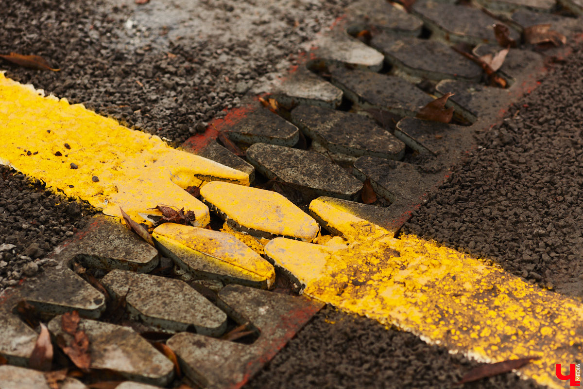 Дорожники наконец-то определились со сроками открытия Рпенского проезда. Приятный сюрприз жителей областного центра ждет уже в ближайшее время. Трасса готова на 90 %, осталось замкнуть ее со стороны улицы Юбилейной, где на днях снесли последний жилой дом. «Ключ-Медиа» прогулялся по большой стройке.