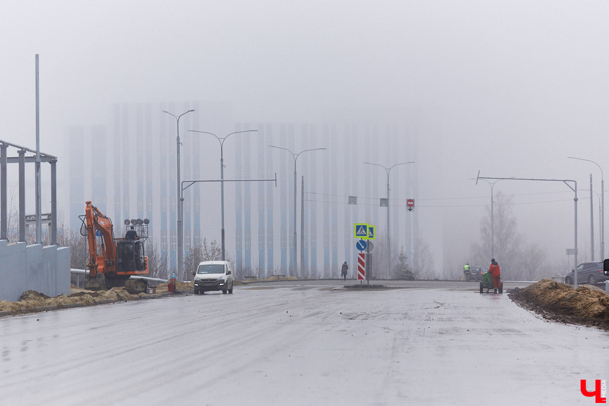 Дорожники наконец-то определились со сроками открытия Рпенского проезда. Приятный сюрприз жителей областного центра ждет уже в ближайшее время. Трасса готова на 90 %, осталось замкнуть ее со стороны улицы Юбилейной, где на днях снесли последний жилой дом. «Ключ-Медиа» прогулялся по большой стройке.