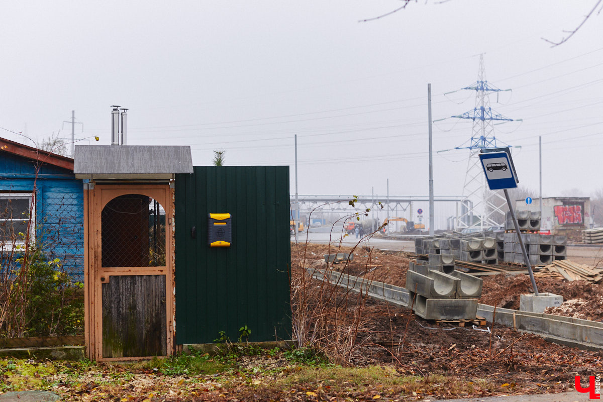 Дорожники наконец-то определились со сроками открытия Рпенского проезда. Приятный сюрприз жителей областного центра ждет уже в ближайшее время. Трасса готова на 90 %, осталось замкнуть ее со стороны улицы Юбилейной, где на днях снесли последний жилой дом. «Ключ-Медиа» прогулялся по большой стройке.
