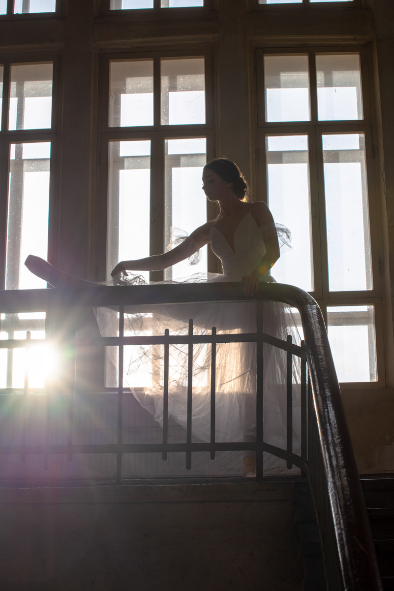 Быть балериной — звучит гордо! Но за великолепной осанкой и невозмутимой грацией стоит долгая изнурительная работа. Встать на пуанты можно только по большой любви к искусству, как это сделала Елизавета Захарченко из Владимира. Она поделилась с «Ключ-Медиа» причинами своего выбора и честно ответила на неудобные вопросы.