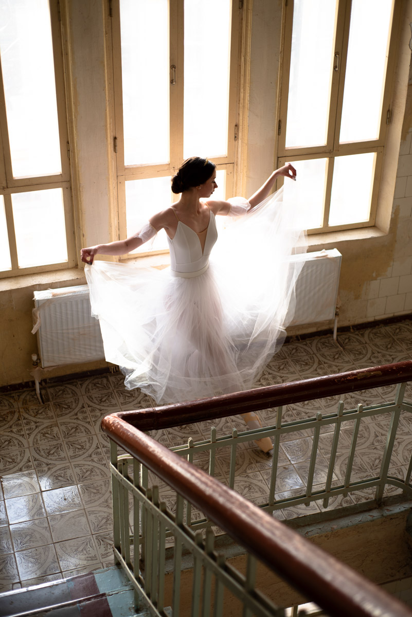 Быть балериной — звучит гордо! Но за великолепной осанкой и невозмутимой грацией стоит долгая изнурительная работа. Встать на пуанты можно только по большой любви к искусству, как это сделала Елизавета Захарченко из Владимира. Она поделилась с «Ключ-Медиа» причинами своего выбора и честно ответила на неудобные вопросы.