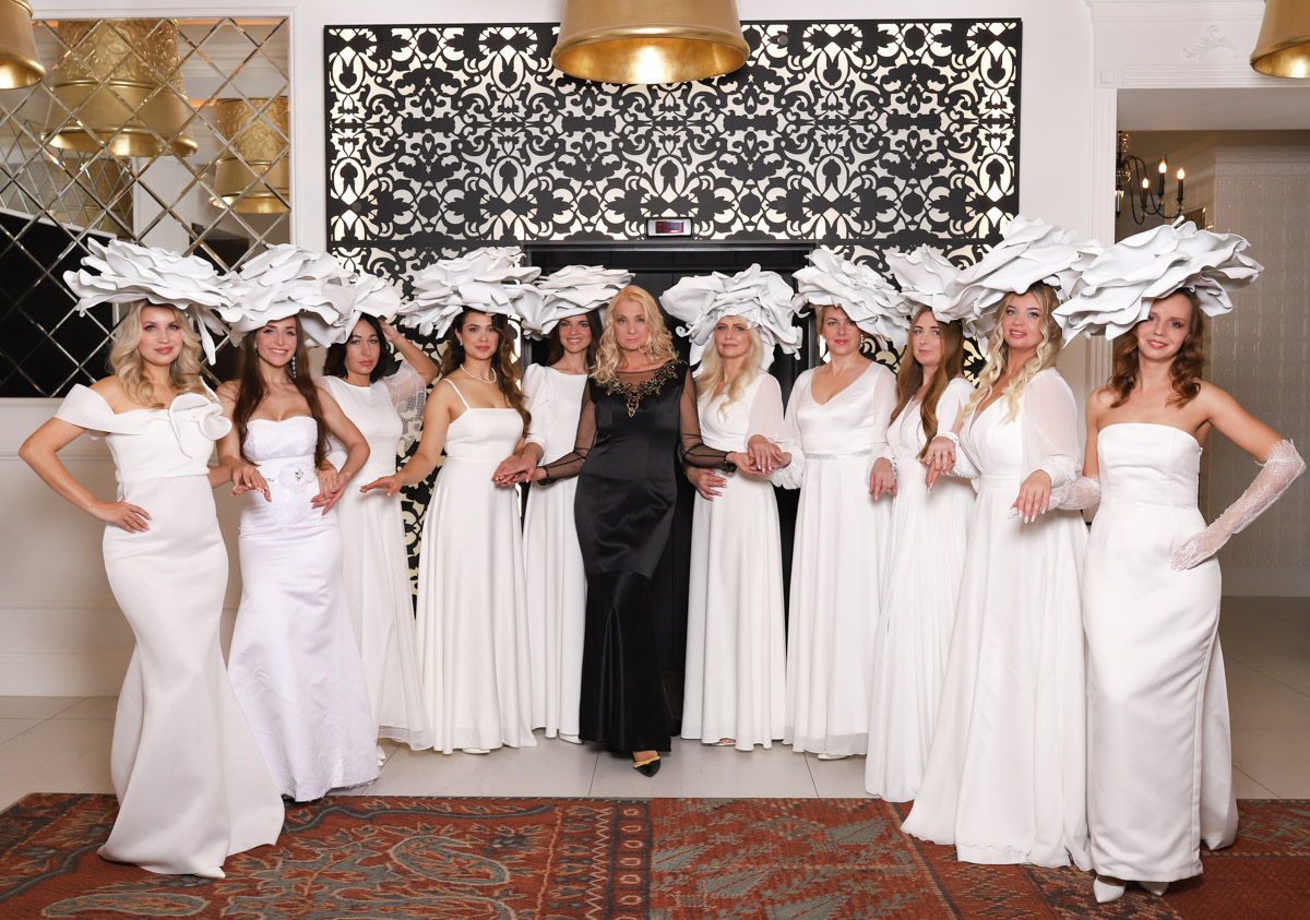 В региональной столице 1 октября стартовал официальный областной конкурс «Миссис Владимирская Красавица — 2023». О том, что интересного произошло за эти полтора месяца, сколько участниц претендует на главную корону и какие темы выбраны для фотосессий, читайте на сайте «Ключ-Медиа».