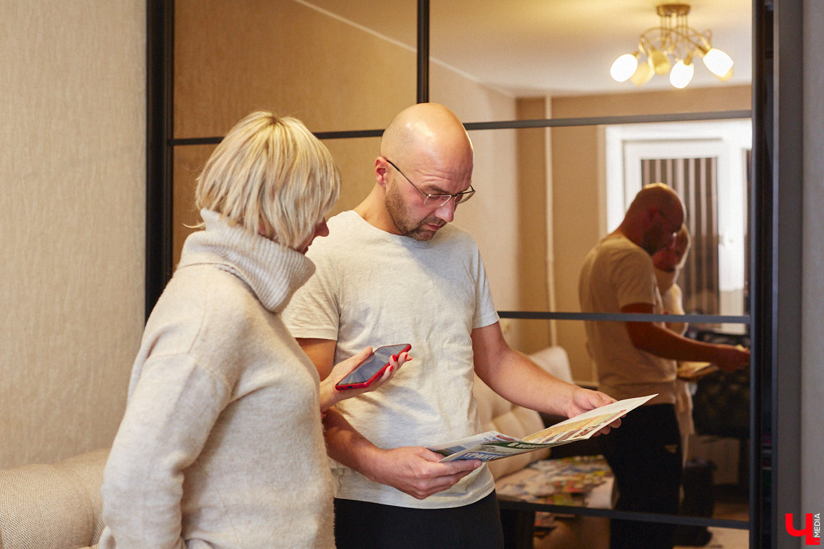 Илья Колушов собрал 140 легендарных моделей из коллекции «Тракторы: история, люди, машины». Вся техника выполнена из пластмассы в масштабе 1:43. «Ключ-Медиа» стал первым изданием, журналистов которого житель Владимира пригласил к себе в гости, дабы лично продемонстрировать нашим читателям разноцветные экспонаты 