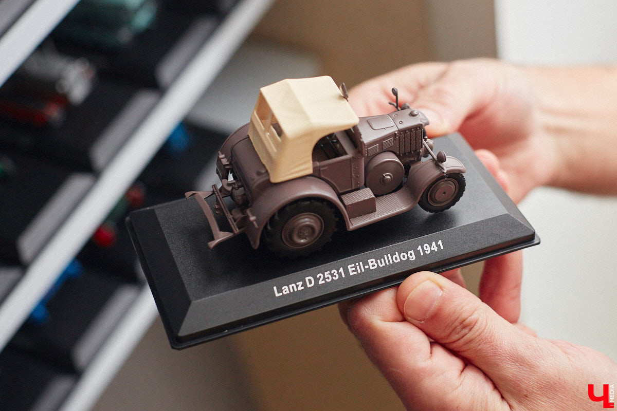 Илья Колушов собрал 140 легендарных моделей из коллекции «Тракторы: история, люди, машины». Вся техника выполнена из пластмассы в масштабе 1:43. «Ключ-Медиа» стал первым изданием, журналистов которого житель Владимира пригласил к себе в гости, дабы лично продемонстрировать нашим читателям разноцветные экспонаты 