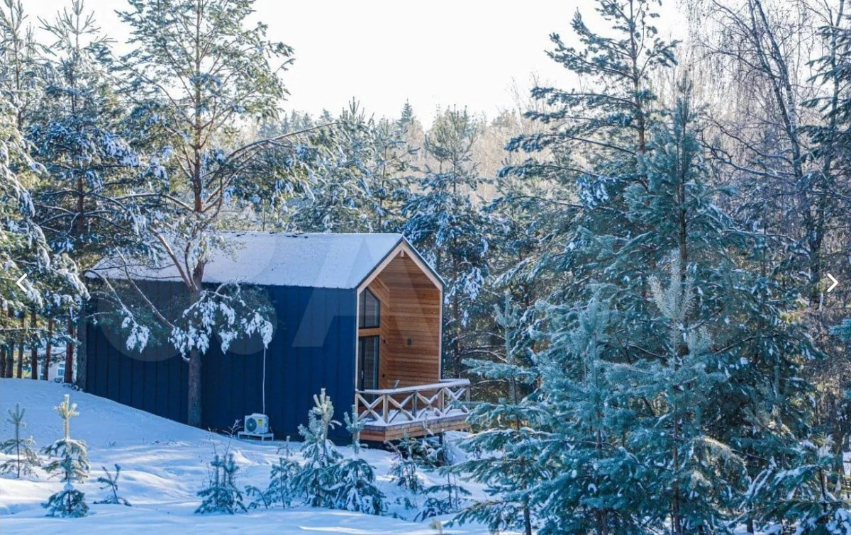 В центре областной столицы уже начали собирать новогоднюю елку, а это верный признак того, что до праздников осталось совсем немного времени. Пора задуматься о месте для торжества. По статистике, большинство россиян останутся дома, и только каждый десятый отправится на дачу или снимет жилье за городом. «Ключ-Медиа» посмотрел все имеющиеся предложения и составил свой топ-5 наиболее интересных вариантов за пределами Владимира.