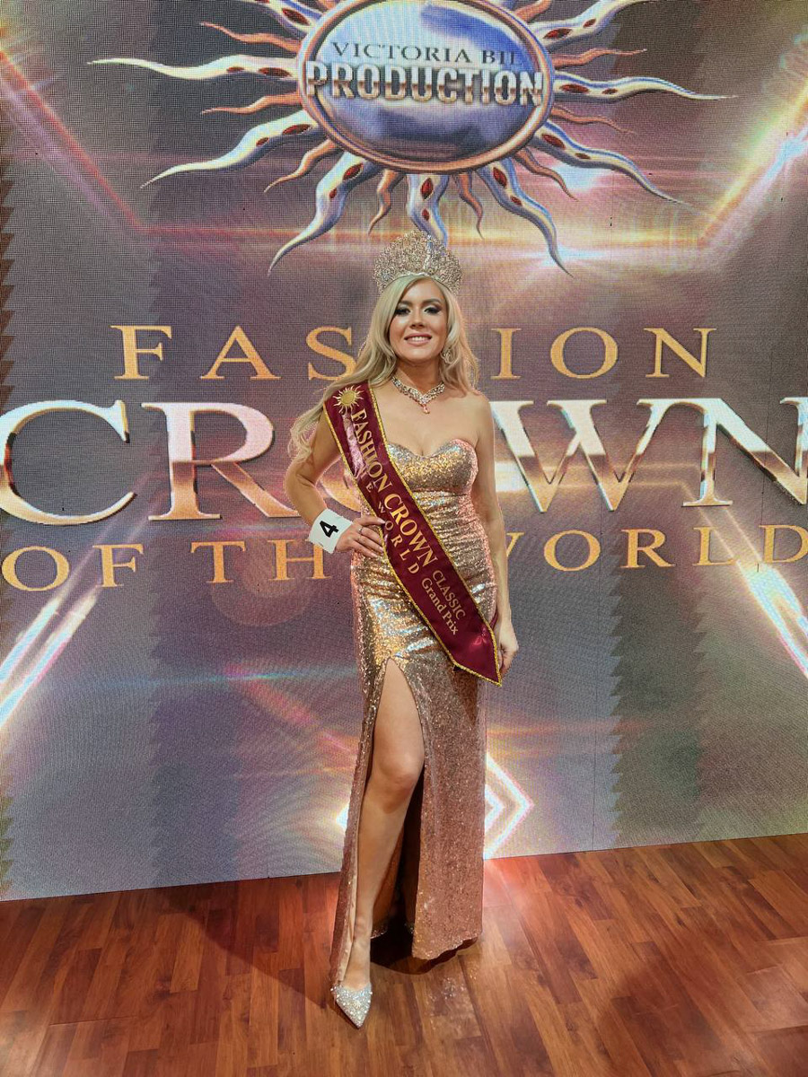 Владимирские девушки завоевали сразу три титула на международном конкурсе красоты «Fashion crown of the world» в Турции. Нашу страну и, конечно, 33-й регион представляли три участницы, которые получили короны в категориях «Мисс», «Миссис» и «Size+».