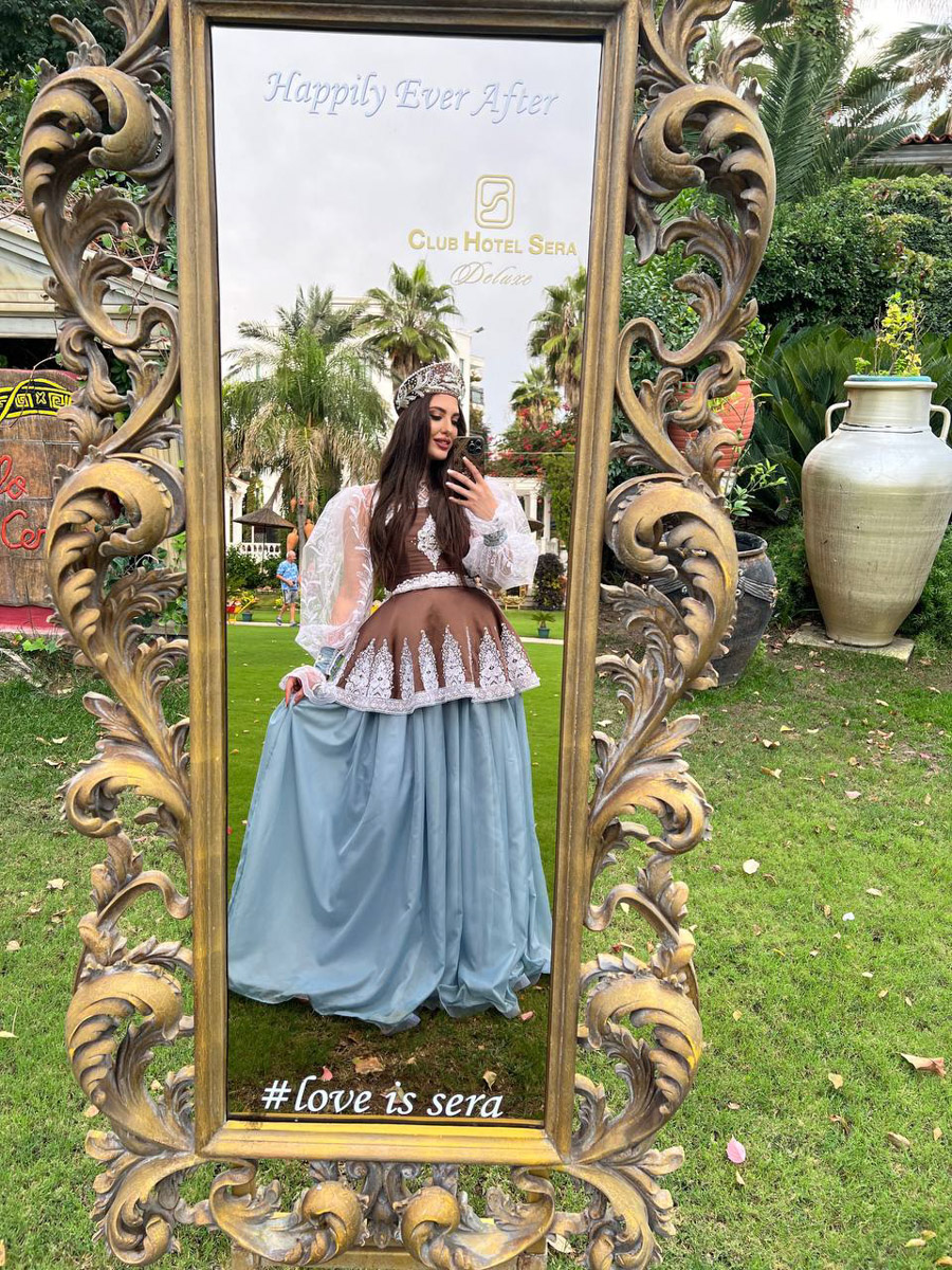 Владимирские девушки завоевали сразу три титула на международном конкурсе красоты «Fashion crown of the world» в Турции. Нашу страну и, конечно, 33-й регион представляли три участницы, которые получили короны в категориях «Мисс», «Миссис» и «Size+».