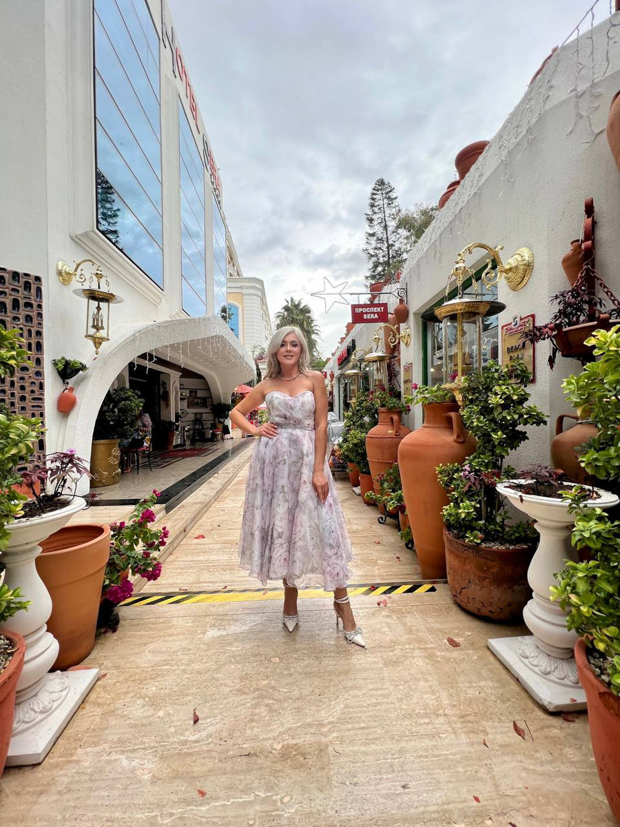 Владимирские девушки завоевали сразу три титула на международном конкурсе красоты «Fashion crown of the world» в Турции. Нашу страну и, конечно, 33-й регион представляли три участницы, которые получили короны в категориях «Мисс», «Миссис» и «Size+».