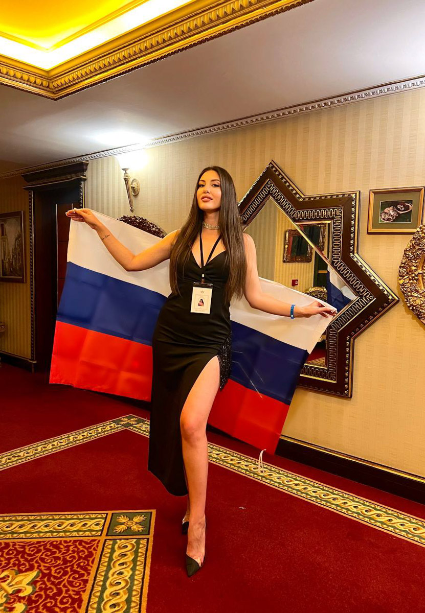 Владимирские девушки завоевали сразу три титула на международном конкурсе красоты «Fashion crown of the world» в Турции. Нашу страну и, конечно, 33-й регион представляли три участницы, которые получили короны в категориях «Мисс», «Миссис» и «Size+».