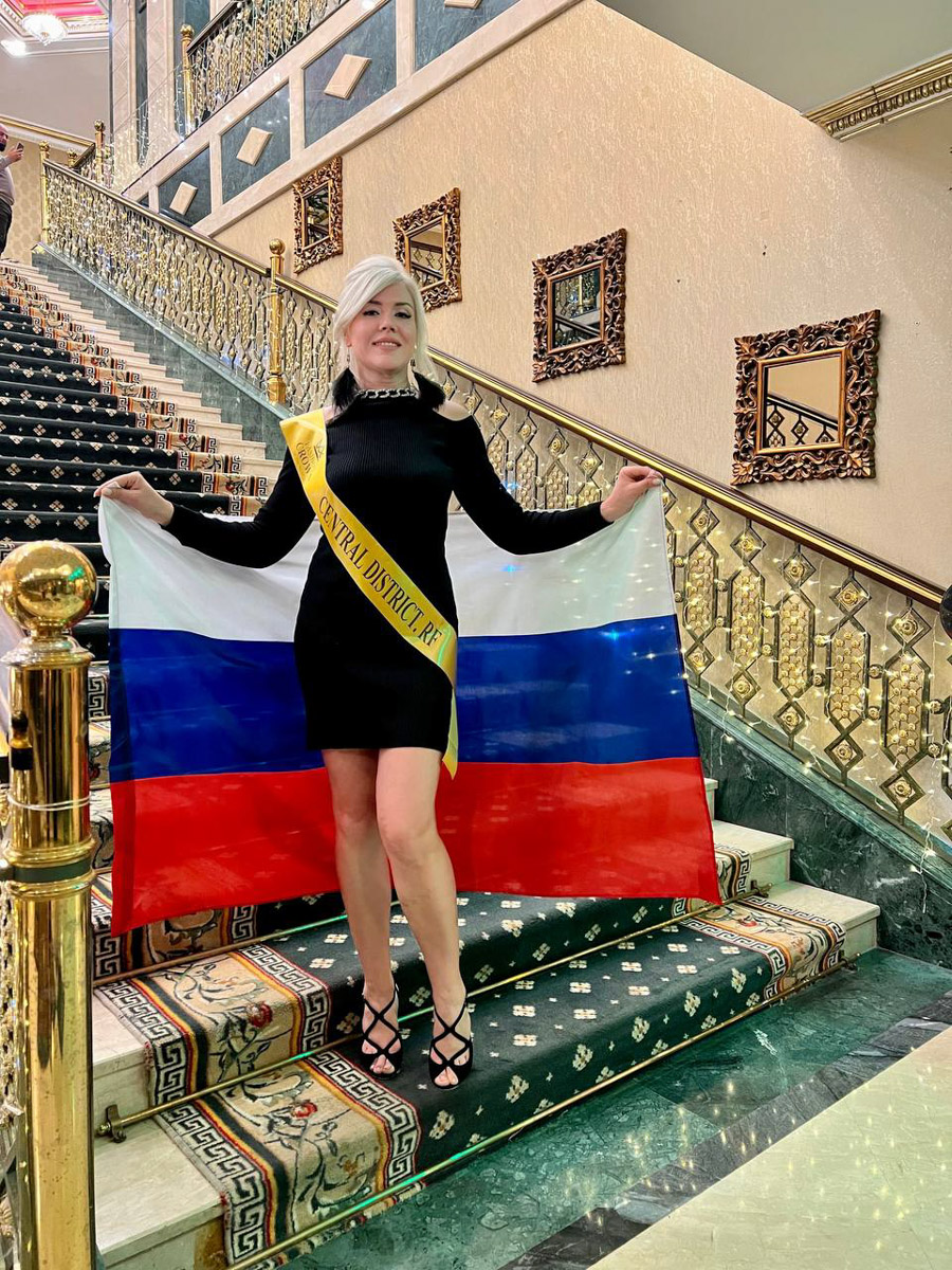 Владимирские девушки завоевали сразу три титула на международном конкурсе красоты «Fashion crown of the world» в Турции. Нашу страну и, конечно, 33-й регион представляли три участницы, которые получили короны в категориях «Мисс», «Миссис» и «Size+».