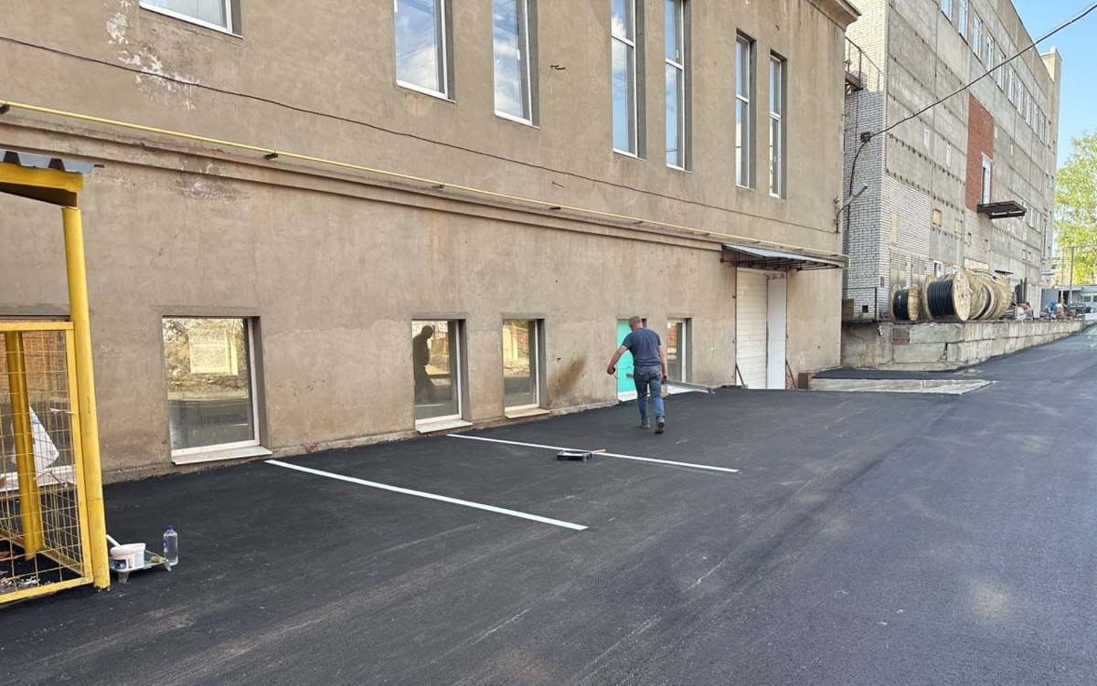 Как только бывшая владимирская ТЭЦ-1 получила второй шанс, в ней начала кипеть жизнь. Сейчас она заполнилась яркими резидентами, среда вокруг которых преображается с бешеной скоростью. О работах по превращению производственного комплекса в креативное пространство «Ключ-Медиа» расспросил владельца «Турбины».