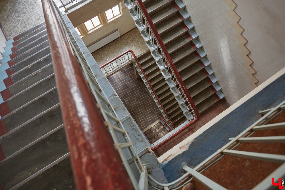 Как только бывшая владимирская ТЭЦ-1 получила второй шанс, в ней начала кипеть жизнь. Сейчас она заполнилась яркими резидентами, среда вокруг которых преображается с бешеной скоростью. О работах по превращению производственного комплекса в креативное пространство «Ключ-Медиа» расспросил владельца «Турбины».